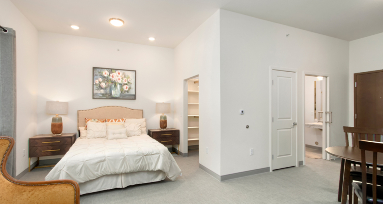 Greeley Village 24 - Studio room bedroom